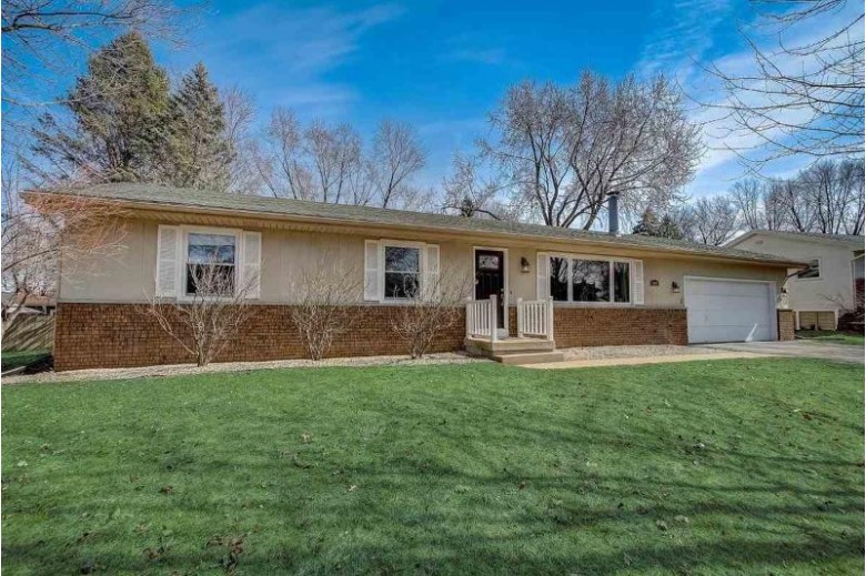 1002 Winston Way Waunakee, WI 53597 by Coldwell Banker Success $345,000