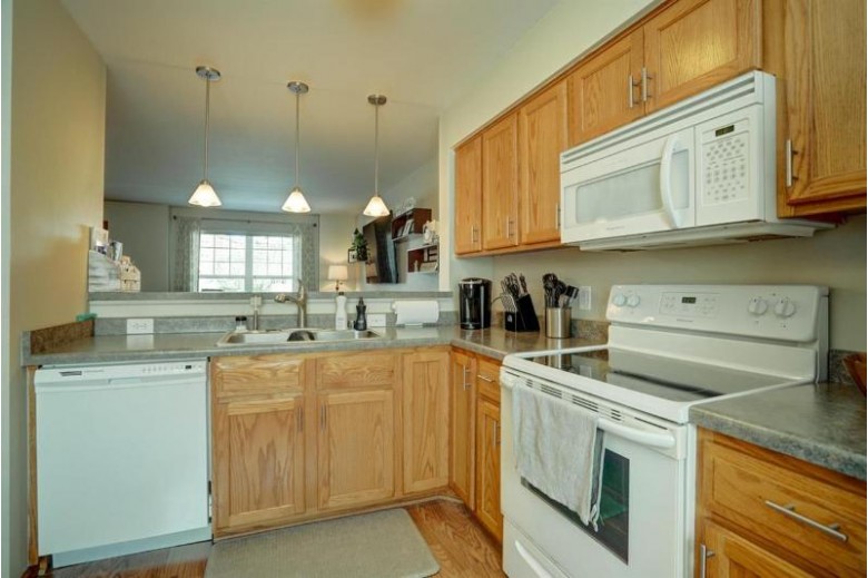 423 E Linnerud Dr Sun Prairie, WI 53590 by Lauer Realty Group, Inc. $214,000