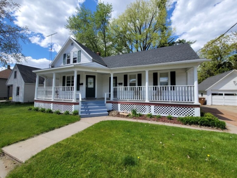 800 Smith Street Stevens Point, WI 54481 by First Weber Real Estate $179,900