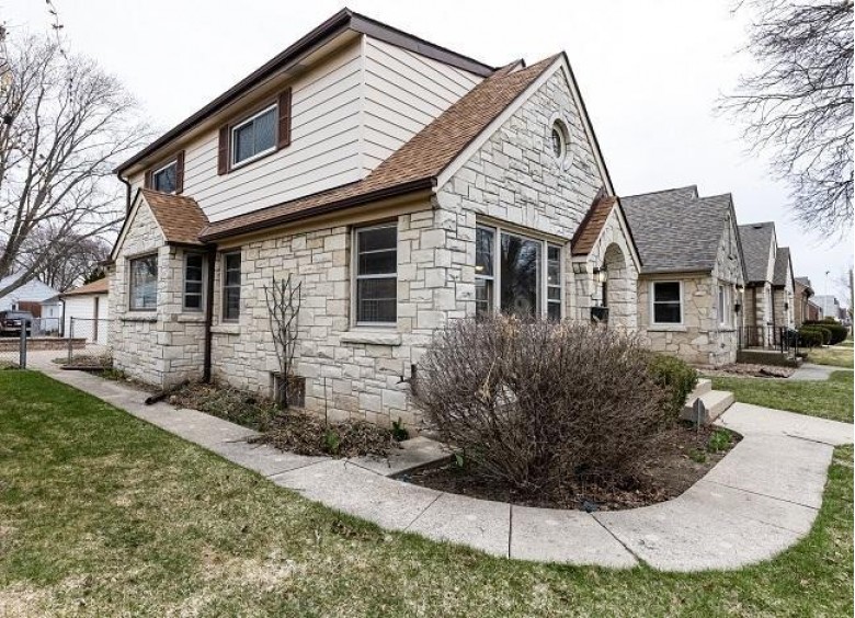 2951 N 85th St Milwaukee, WI 53222-4717 by Ogden & Company, Inc. $234,900