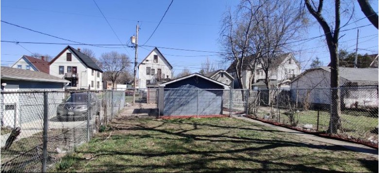 3370 N 26th St Milwaukee, WI 53206-1240 by Exp Realty Llc-Walkers Point $110,000