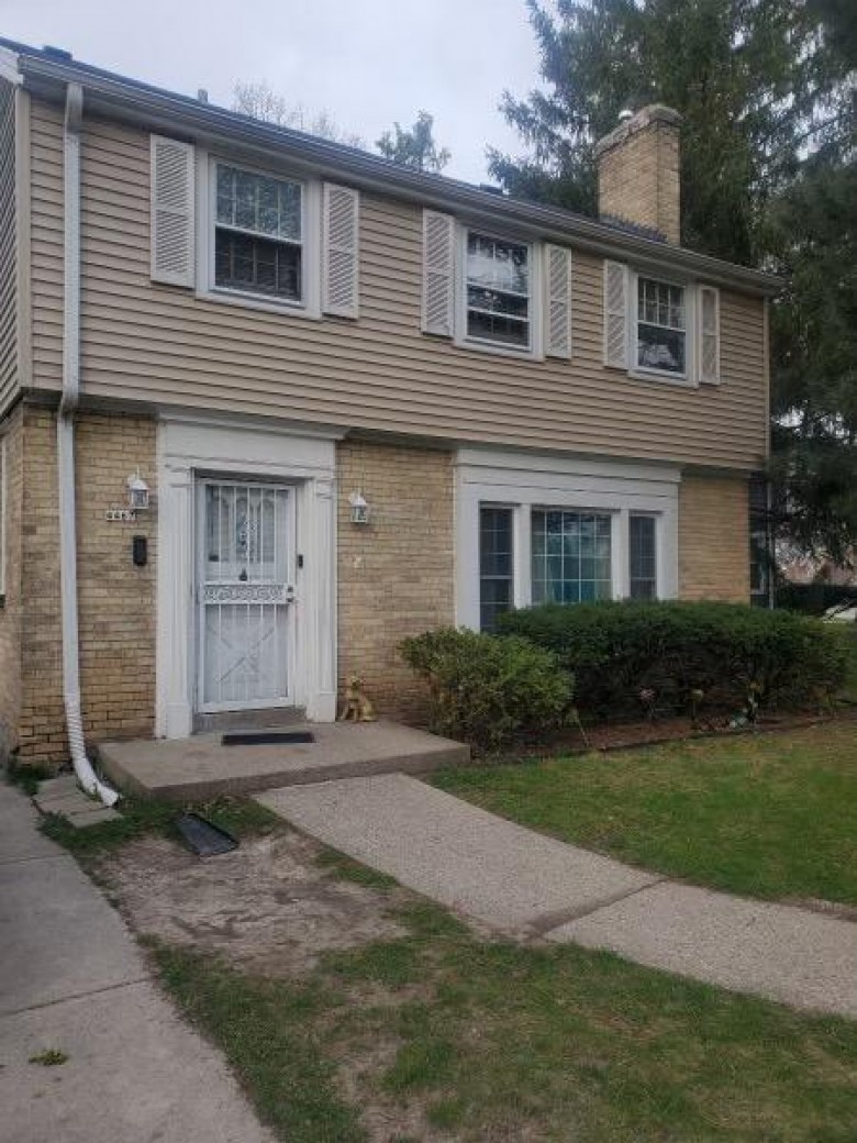 4467 W Howie Pl Milwaukee, WI 53216-2426 by One Day Real Estate Service $117,000