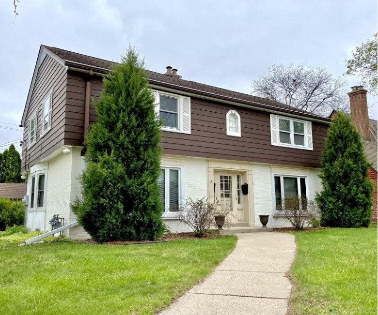6101 W Wisconsin Ave 6103, Wauwatosa, WI by Realty Executives Integrity~brookfield $325,000