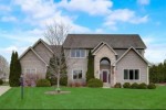 13310 W Crestwood Ct New Berlin, WI 53151-4700 by Re/Max Service First Llc $514,900