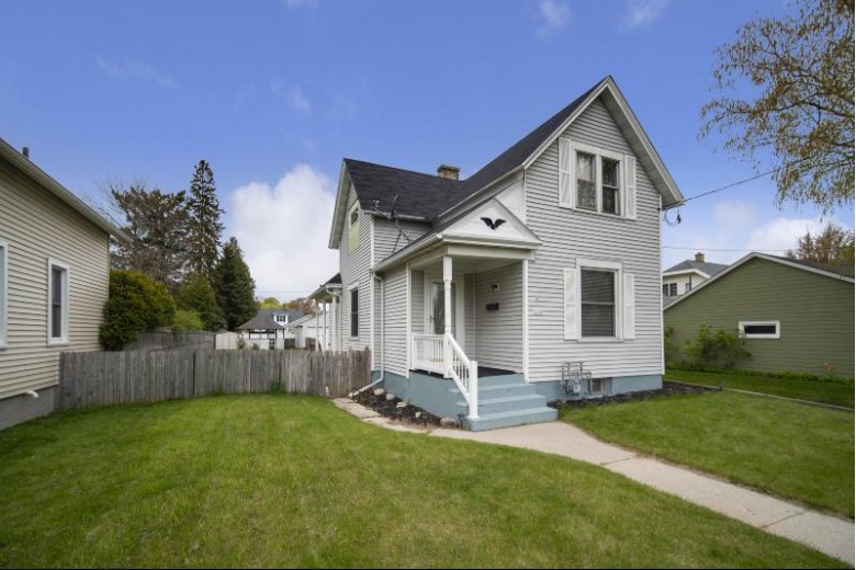 1410 S 16th St, Manitowoc, WI by Coldwell Banker Real Estate Group~manitowoc $109,900