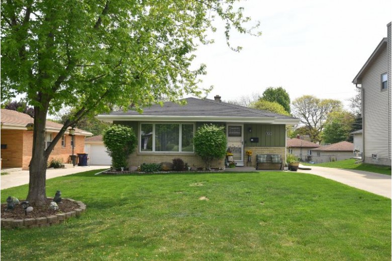 924 S 124th St West Allis, WI 53214-2027 by Keller Williams Realty-Milwaukee Southwest $244,900