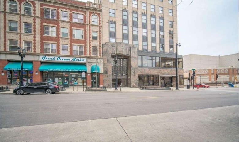 606 W Wisconsin Ave 306 Milwaukee, WI 53202 by Smart Asset Realty Inc $130,000