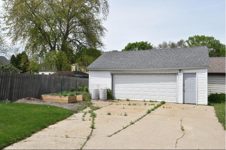 1930 E St Francis Ave Saint Francis, WI 53235-3633 by Coldwell Banker Homesale Realty - Franklin $179,900