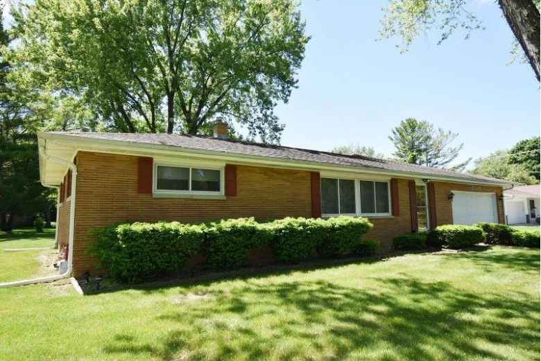 17465 Windemere Rd, Brookfield, WI by First Weber Real Estate $319,900