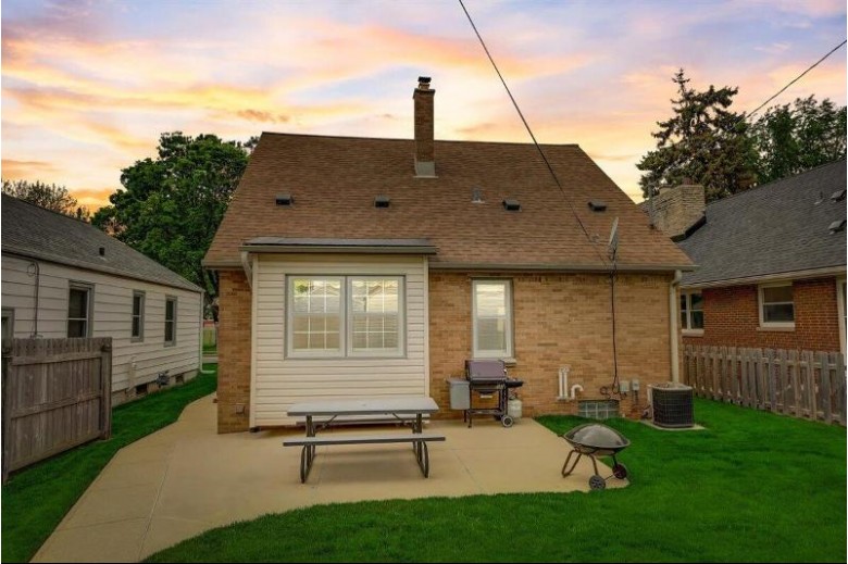 3626 S Brust Ave Milwaukee, WI 53207-3525 by First Weber Real Estate $284,900