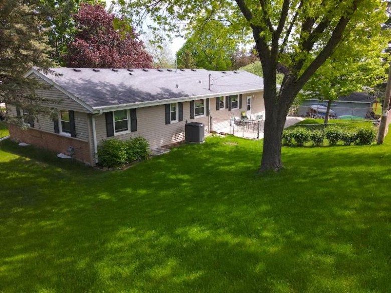 610 E Wisconsin Ave Pewaukee, WI 53072-3550 by Bradley Realty, Inc. $280,000