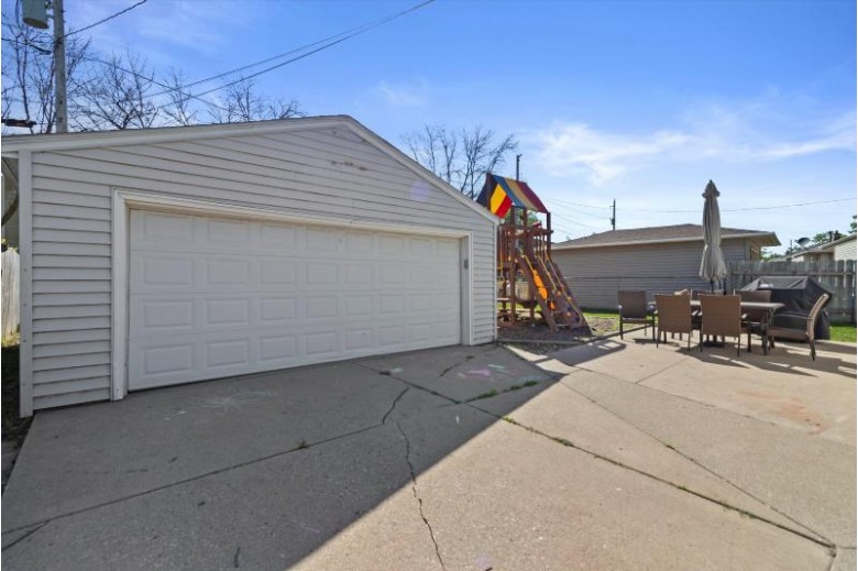 1463 W Granada St Milwaukee, WI 53221-5109 by Badger Realty Team - Greenfield $234,500