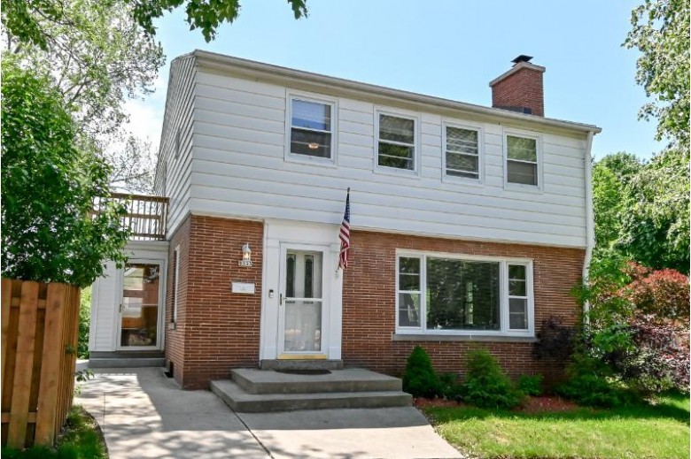 9333 W Concordia Ave Milwaukee, WI 53222-3536 by Shorewest Realtors, Inc. $259,900