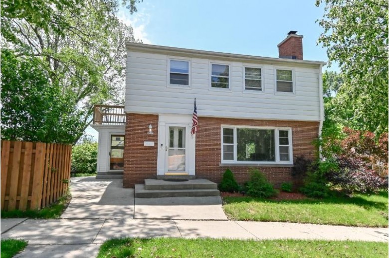 9333 W Concordia Ave Milwaukee, WI 53222-3536 by Shorewest Realtors, Inc. $259,900