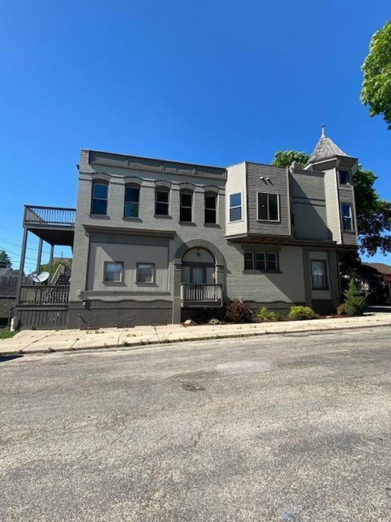 2547 S Burrell St 2549 Milwaukee, WI 53207-1523 by Moore Real Estate $429,000