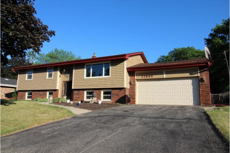 12645 W Wilbur Dr, New Berlin, WI by Coldwell Banker Homesale Realty - Wauwatosa $349,900