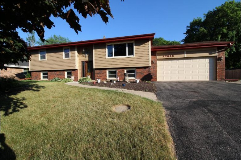 12645 W Wilbur Dr, New Berlin, WI by Coldwell Banker Homesale Realty - Wauwatosa $349,900