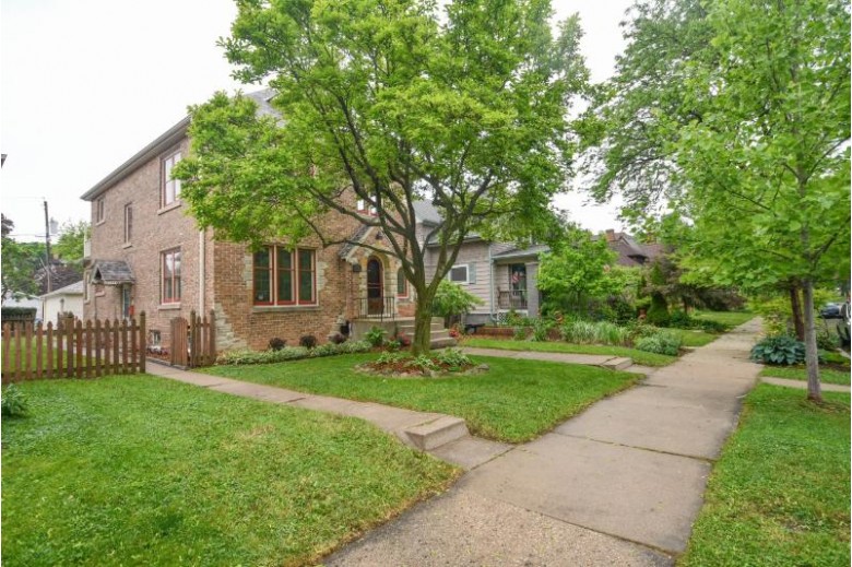 3151 S Quincy Ave, Milwaukee, WI by Shorewest Realtors, Inc. $375,000