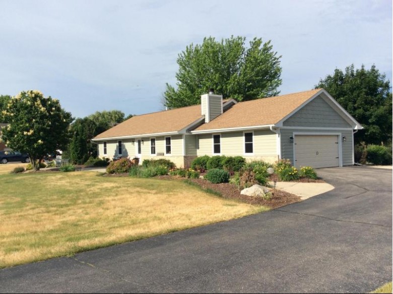 W362S2387 Lisa Ln Dousman, WI 53118 by Integrity Home Investment Group, Llc $410,000