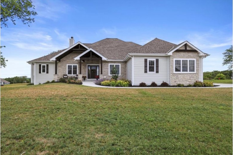 N66W27116 Tamnamore Dr Lisbon, WI 53089 by Coldwell Banker Realty $834,900