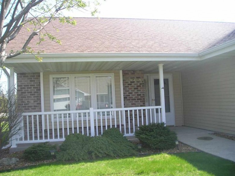 402 Wyldewood Drive Oshkosh, WI 54901-8603 by First Weber Real Estate $239,900