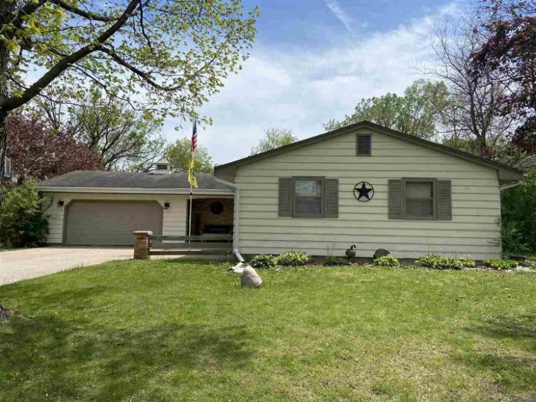 15 Welle Drive Oshkosh, WI 54902 by Beiser Realty, LLC $214,900
