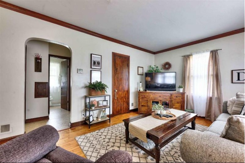1823 Hubbard Street Oshkosh, WI 54902 by First Weber Real Estate $154,900