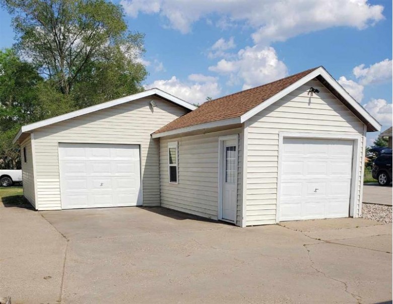 2225 Michigan Avenue Stevens Point, WI 54481 by ListWithFreedom.com $156,000