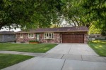 40 S Lexington Dr, Janesville, WI by Rock Realty $225,000