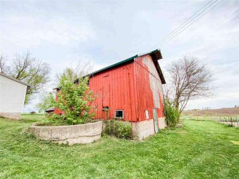 11421 W County Road A Evansville, WI 53536 by Hurley Realty Llc $429,900