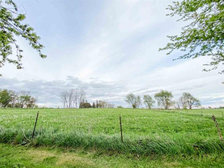 11421 W County Road A Evansville, WI 53536 by Hurley Realty Llc $429,900