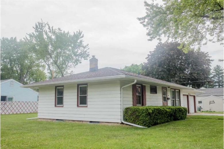 1814 Mole Ave Janesville, WI 53548 by Exit Realty Hgm $165,000