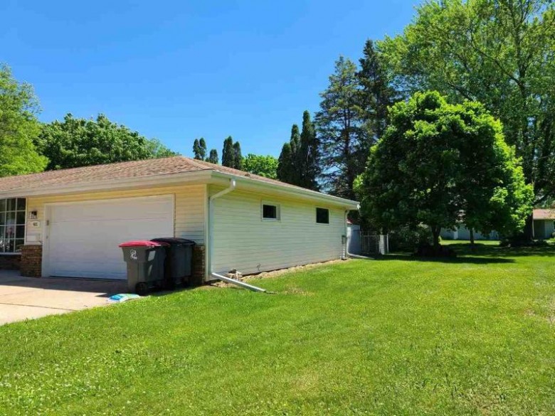 461 Badger Dr Evansville, WI 53536 by Century 21 Affiliated $221,900