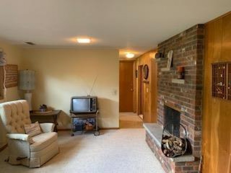 1303 Middleton St Middleton, WI 53562 by Century 21 Affiliated $369,900