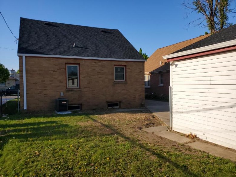 1025 W Eden St Milwaukee, WI 53221-1734 by Re/Max Lakeside-27th $187,000