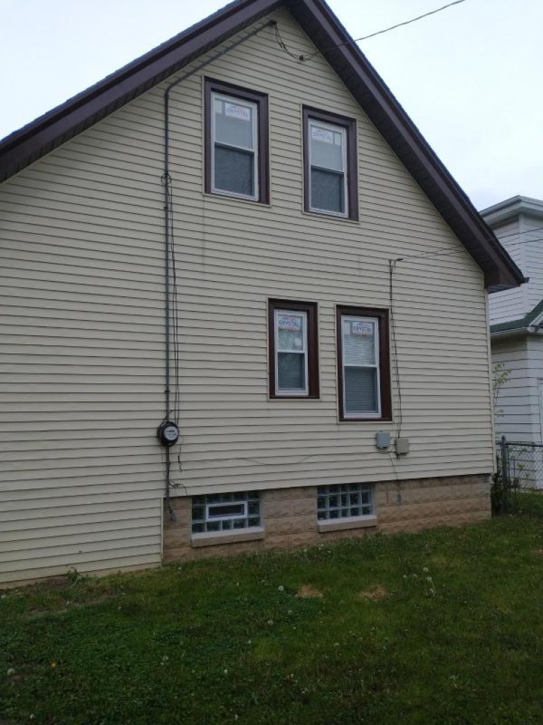 5550 N 42nd St, Milwaukee, WI by Empowerment Realty Group Llc $166,900