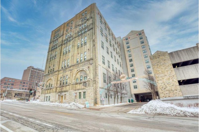 270 E Highland Ave 1036 Milwaukee, WI 53202-6608 by Berkshire Hathaway Homeservices Metro Realty $260,000