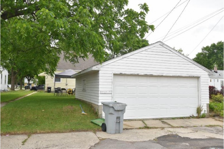 7326 W Potomac Ave Milwaukee, WI 53216 by Home Solutions Realty Llc $129,900