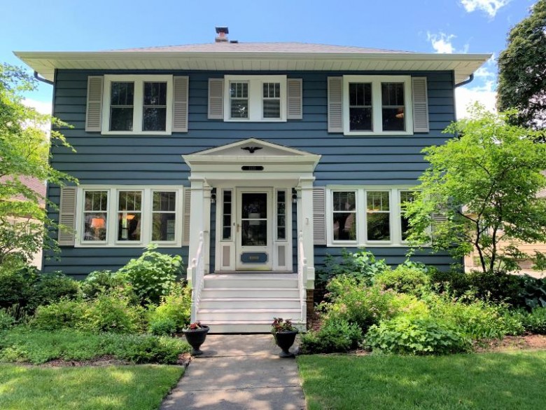 2133 N 73rd St Wauwatosa, WI 53213-1812 by Re/Max Realty Pros~brookfield $460,000