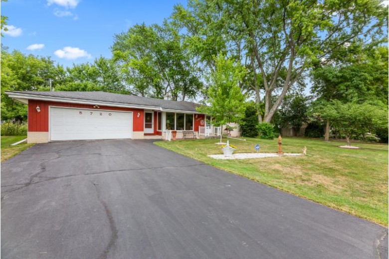 5720 S 43rd St Greenfield, WI 53220-5217 by Shorewest Realtors, Inc. $250,000
