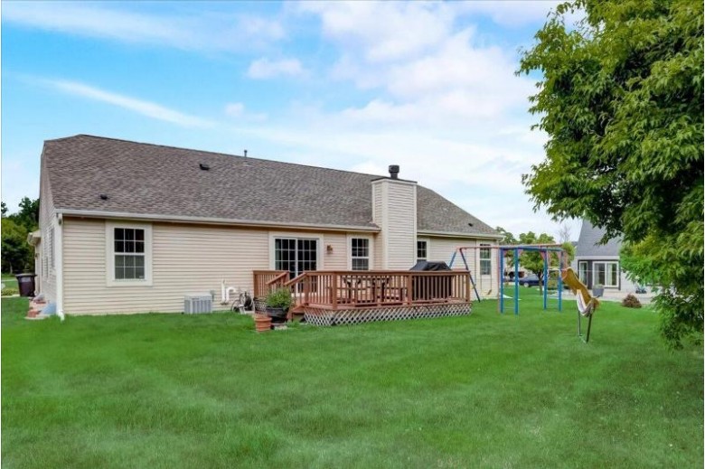 3735 W Dory Dr, Franklin, WI by First Weber Real Estate $449,900