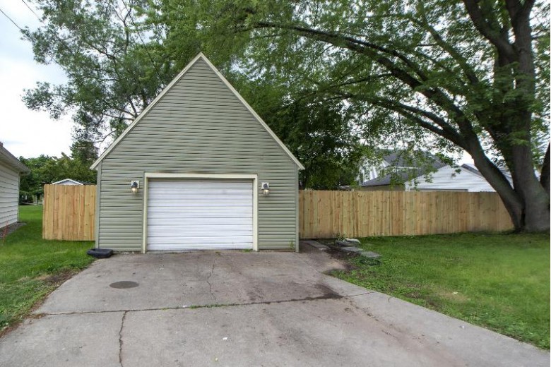 617 W Wisconsin St, Portage, WI by First Weber Real Estate $225,900