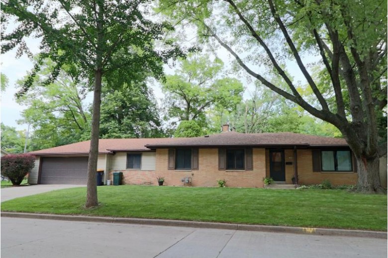 1008 S 105th St West Allis, WI 53214-2548 by Milwaukee Flat Fee Homes $245,000
