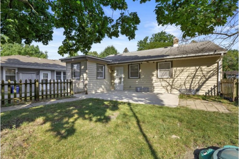 181 S Porter Ave Waukesha, WI 53186-6368 by First Weber Real Estate $214,900