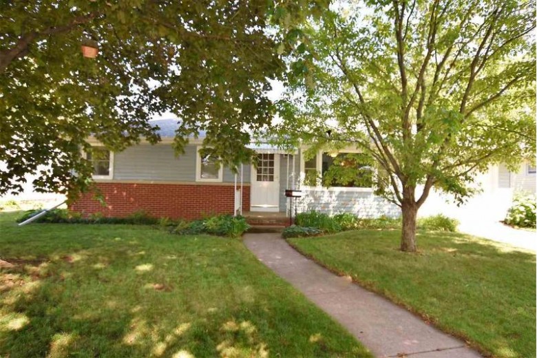 1712 Doemel Street Oshkosh, WI 54901-3173 by RE/MAX On The Water $158,500