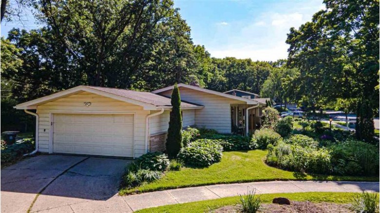 4409 Vale Cir Madison, WI 53711 by Spencer Real Estate Group $470,000