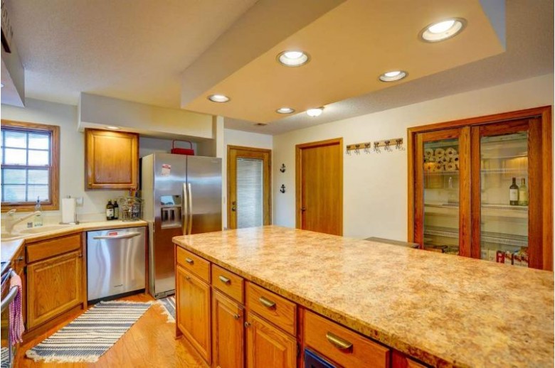 5379 Mariners Cove Dr 514, Madison, WI by First Weber Real Estate $425,000