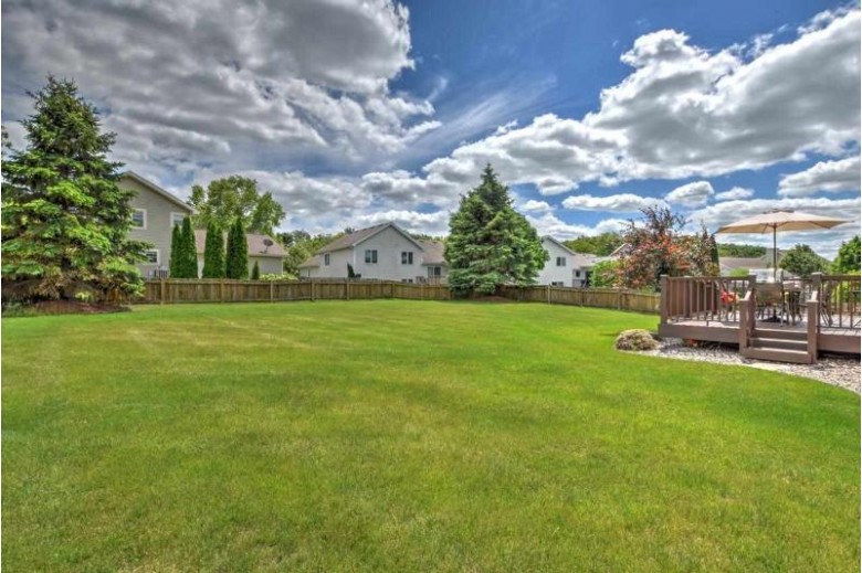 5515 Sparkle Stone Crescent Fitchburg, WI 53711 by Lauer Realty Group, Inc. $389,900