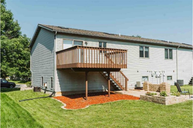 908 Sunset Dr A Cottage Grove, WI 53527 by Weichert, Realtors- Lakepoint $249,900