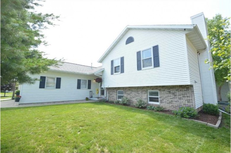 6105 Pine Cone Way Fitchburg, WI 53719 by First Weber Real Estate $324,900